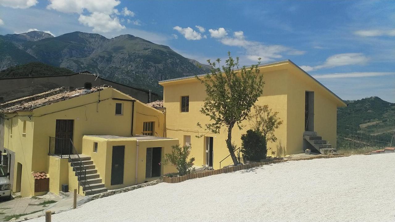 Lake Retreat - Maiella Apartment - Beautiful Lake And Mountain Views Casoli  Dış mekan fotoğraf