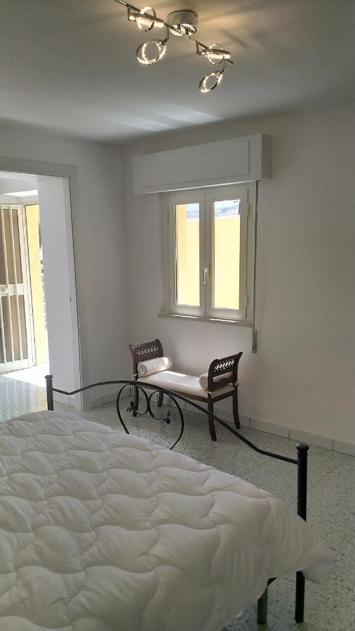 Lake Retreat - Maiella Apartment - Beautiful Lake And Mountain Views Casoli  Dış mekan fotoğraf